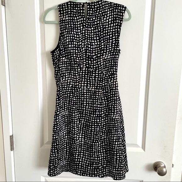Theme Asymmetrical Sleeveless Dress - size M - Picture 6 of 9